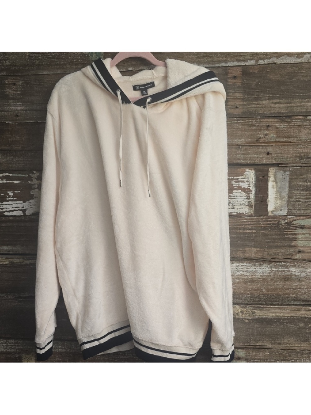 Women’s INC International Concepts Cream&Black Trim Soft Fleece Hoodie. Size XXL